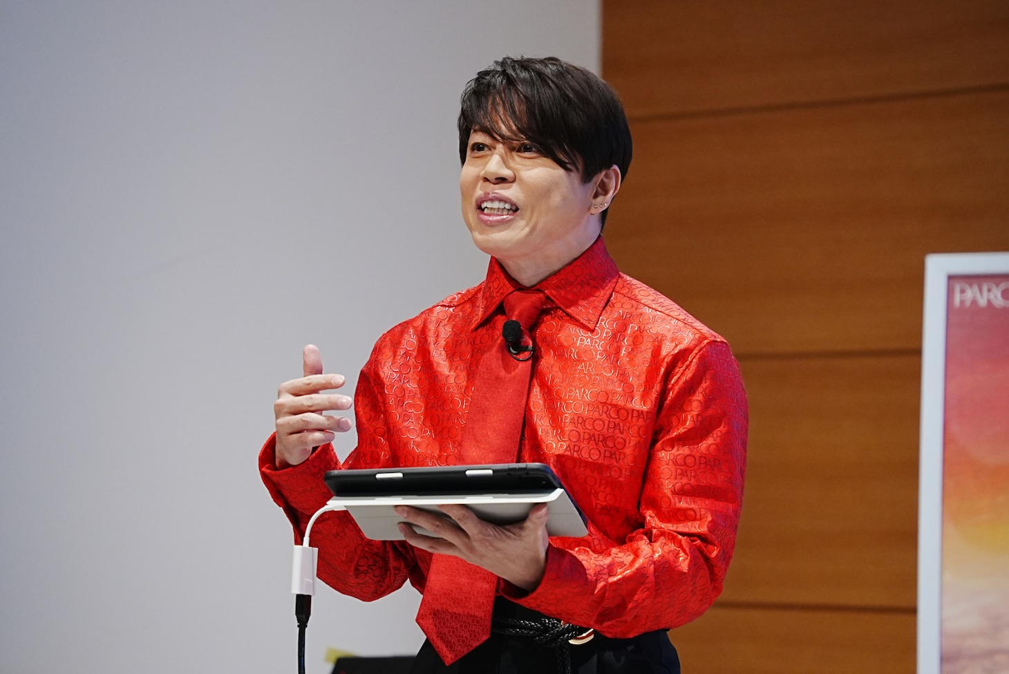 「すぐ死ぬんだけど……」と文句を言いながらもゲームを楽しむ西川貴教。