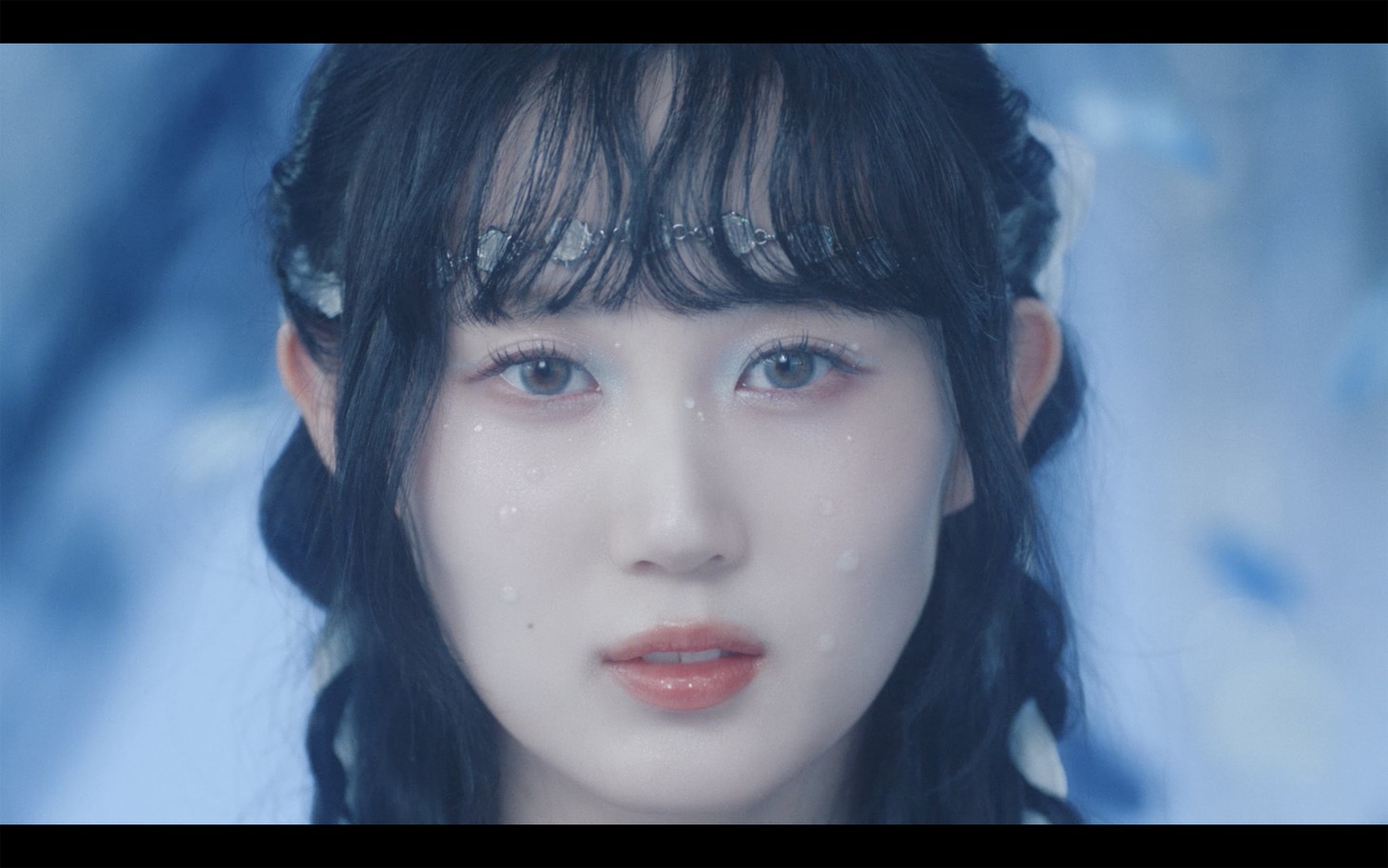 ファントムシータ「HANAGATAMI」ミュージックビデオより。
