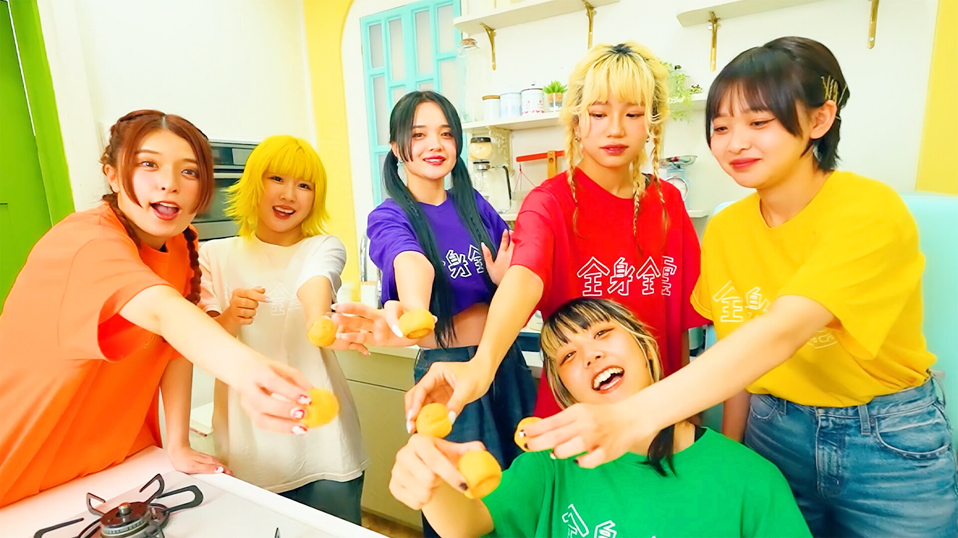 piggs 余すことない全霊で PHOTO Tシャツ XL piggs 余すことない全霊で PHOTO Tシャツ XL PIGGS ⁄ 余すことない全霊