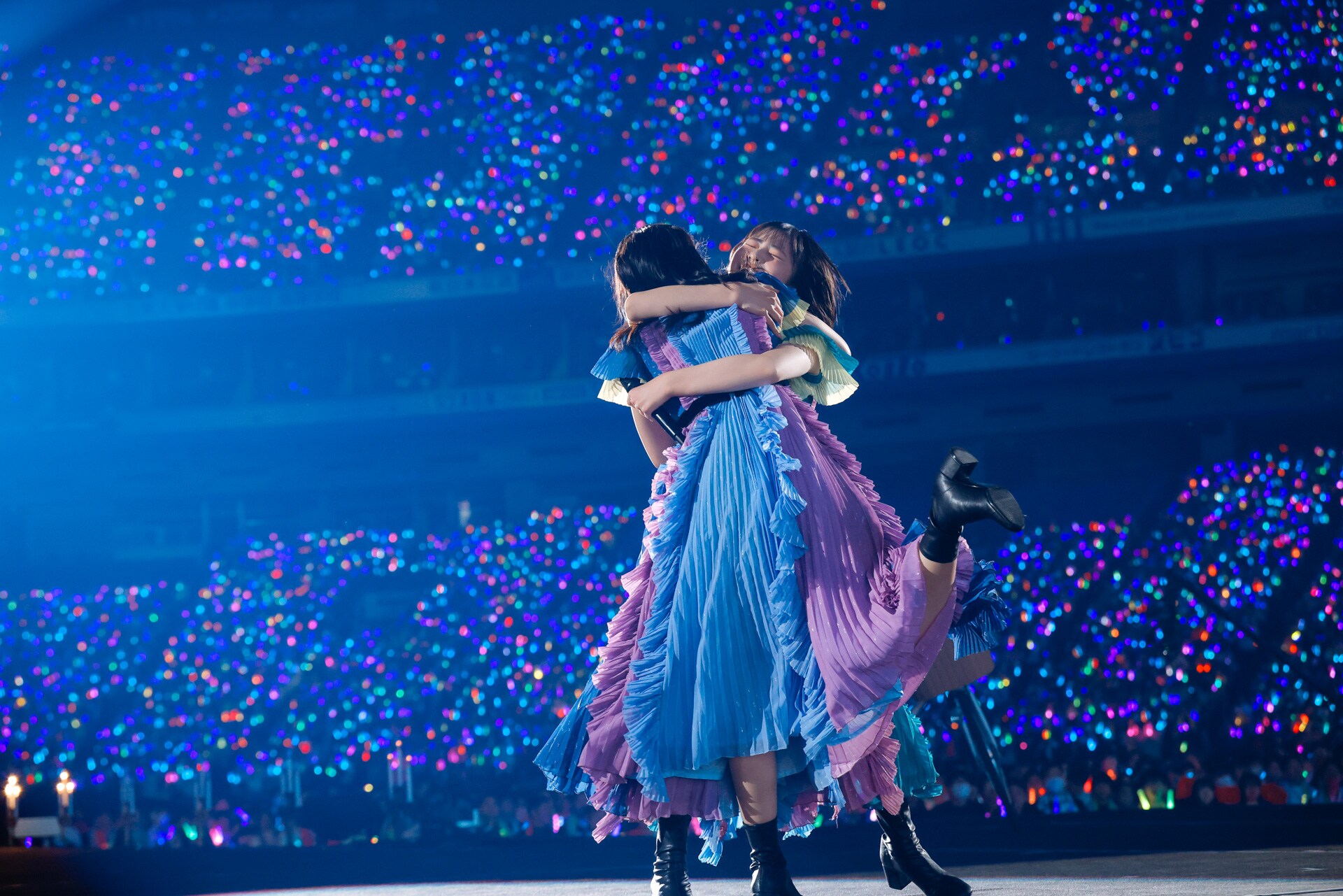 日向坂46 上村ひなの サインボール Happy Magical Tour 上村ひなの（撮影：上山陽介） [画像ギャラリー 30/49] - 音楽ナタリー