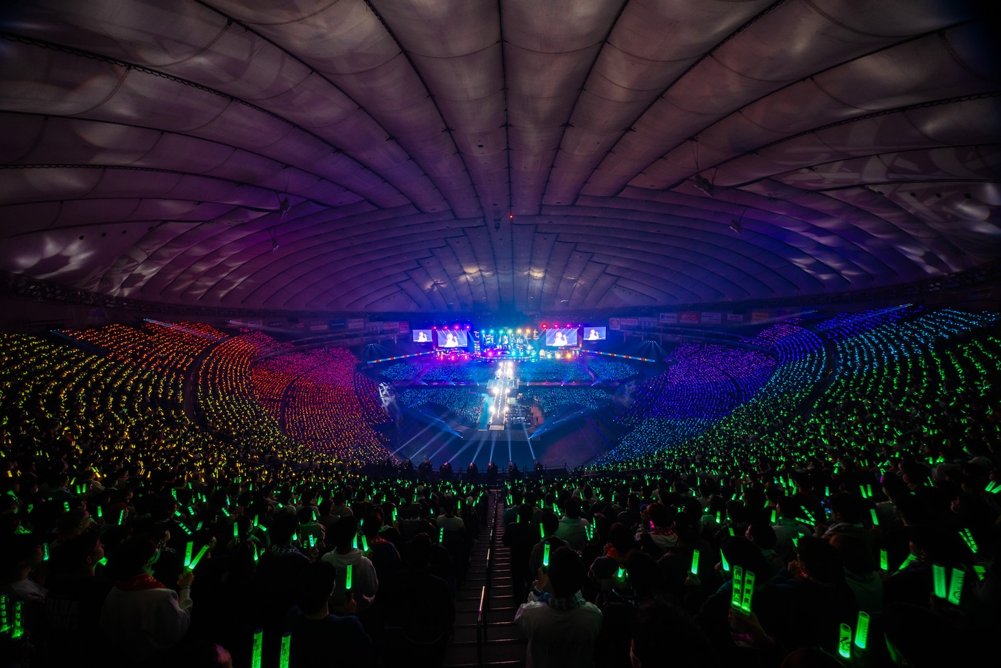 日向坂46「Happy Magical Tour 2024」東京ドーム公演の様子。（撮影：上山陽介）