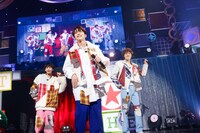 左からNAOYA、REI、KENSHIN。（撮影：笹森健一）