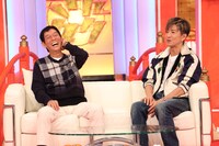 左から明石家さんま、木村拓哉。(c)フジテレビ