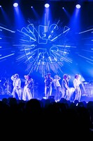 WATWINGのライブの様子。（撮影：曽我美芽）