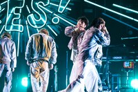 WATWINGのライブの様子。（撮影：曽我美芽）