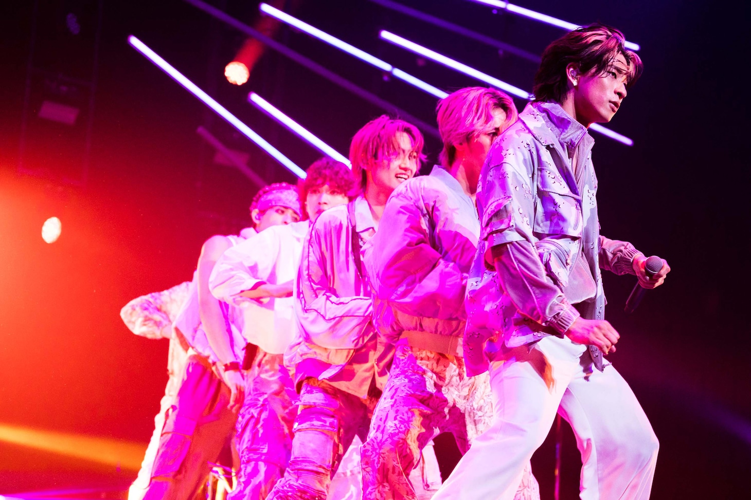 WATWINGのライブの様子。（撮影：曽我美芽）