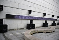 「坂本龍一｜音を視る 時を聴く」東京都現代美術館、2024年　坂本龍一＋真鍋大度《センシング・ストリームズ 2024–不可視、不可聴（MOT version）》2024