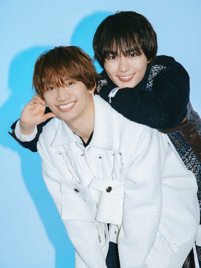 左から藤原丈一郎、大西流星。（撮影：神戸健太郎）