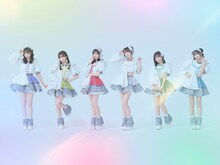FES☆TIVE。左から3番目が土光瑠璃子。