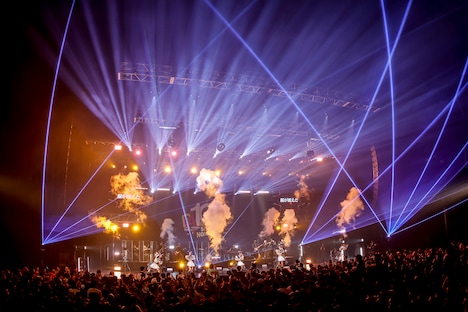 「Devil ANTHEM. 10th Anniversary ONE MAN LIVE『Miraculous Trajectory～すべてが奇跡だった～』」の様子。（撮影：笹森健一）