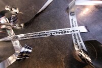 客席に放たれた銀テープ。（撮影：笹森健一）