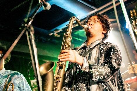 安原大貴（Sax / Black petrol）