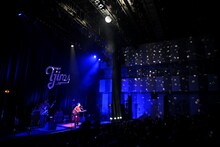 T字路s「ダブルサイダーツアー 2024-2025」神奈川・ヨコスカ・ベイサイド・ポケット公演より。