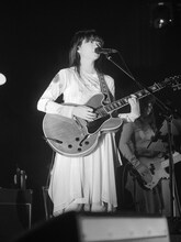 畳野彩加（Vo, G）（撮影：新家菜々子）