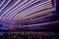 満員のパシフィコ横浜 国立大ホール。