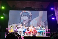 客席の皆産に手を振るいぎなり東北産。