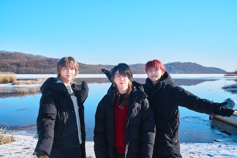 北海道川上郡標茶町へ向かうMrs. GREEN APPLE。 ©TBS