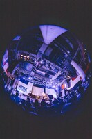 友成空のライブの様子（撮影：藤井拓）