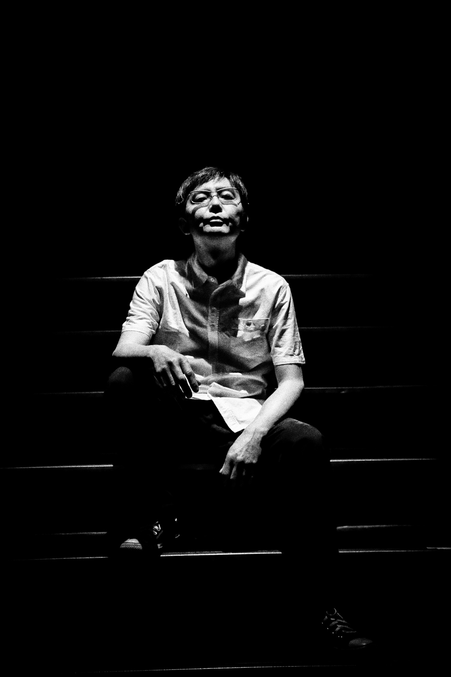 「THIS IS 向井秀徳！ PHOTO BY 菊池茂夫」より、向井秀徳。