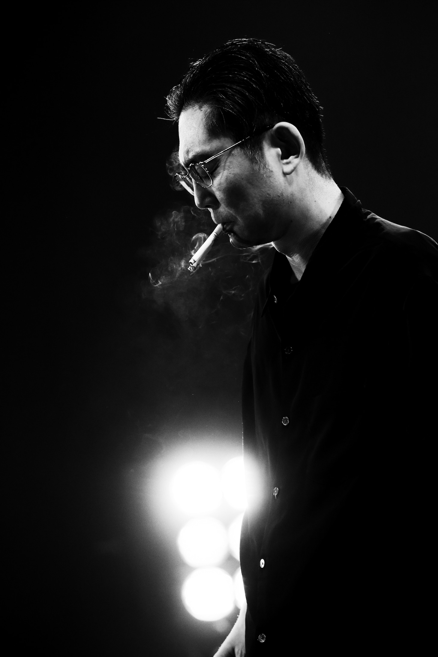 「THIS IS 向井秀徳！ PHOTO BY 菊池茂夫」より、向井秀徳。