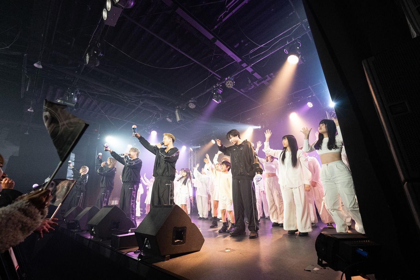 「Cool-X LIVE TOUR 2024『E/N』」の様子。