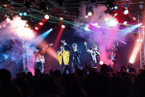 「Cool-X LIVE TOUR 2024『E/N』」の様子。