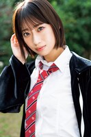 前田こころ。「別冊少年マガジン」2025年2月号より。