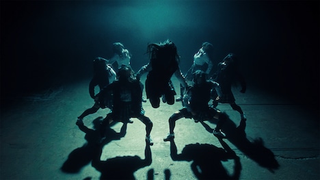 JAKOPSのInstagramに投稿されたダンスパフォーマンス映像より。