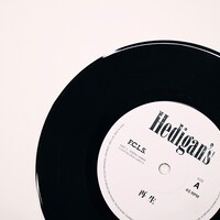 Hedigan'sワンマンツアー会場で「再生」7inchアナログ盤販売、ナンバリング付きの1000枚限定