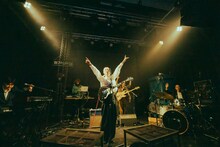 luv（撮影：横山マサト）