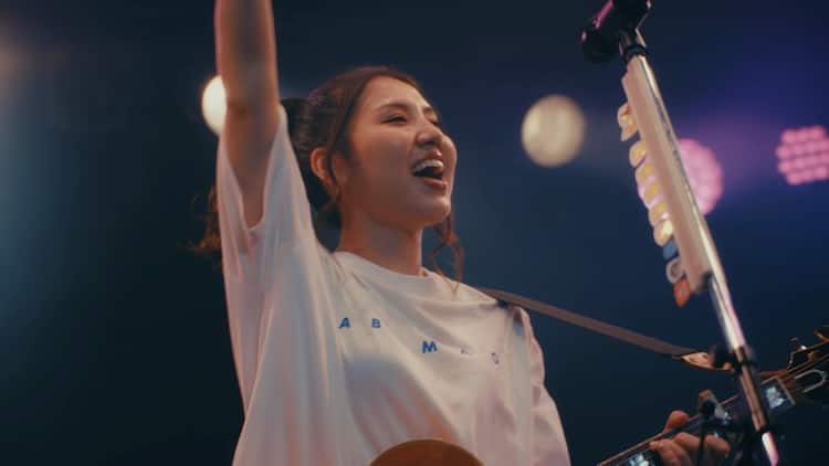 阿部真央「I wanna see you」バンドセットのライブ映像初公開、明日 