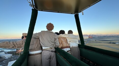 気球に乗ったLienel。