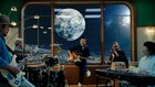 サザンオールスターズが“ジーンズホテル”で新曲「夢の宇宙旅行」演奏、ユニクロ新CMに登場