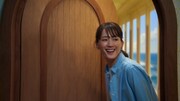 ユニクロ新テレビCM「LifeとWear / ジーンズホテル / WOMEN」より。