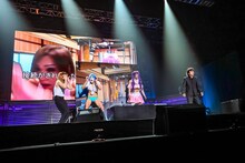 ゴールデンボンバー（撮影：菅沼剛弘）