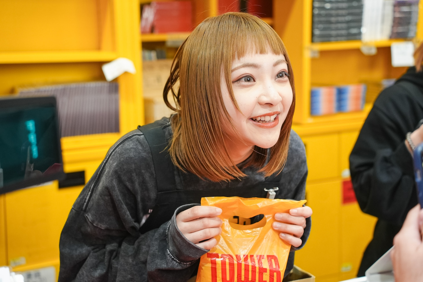 RiNA（BiTE A SHOCK）
