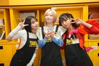 左からキャン・GP・マイカ（GANG PARADE）、mayu（ExWHYZ）、アイカ・ザ・スパイ（豆柴の大群）。