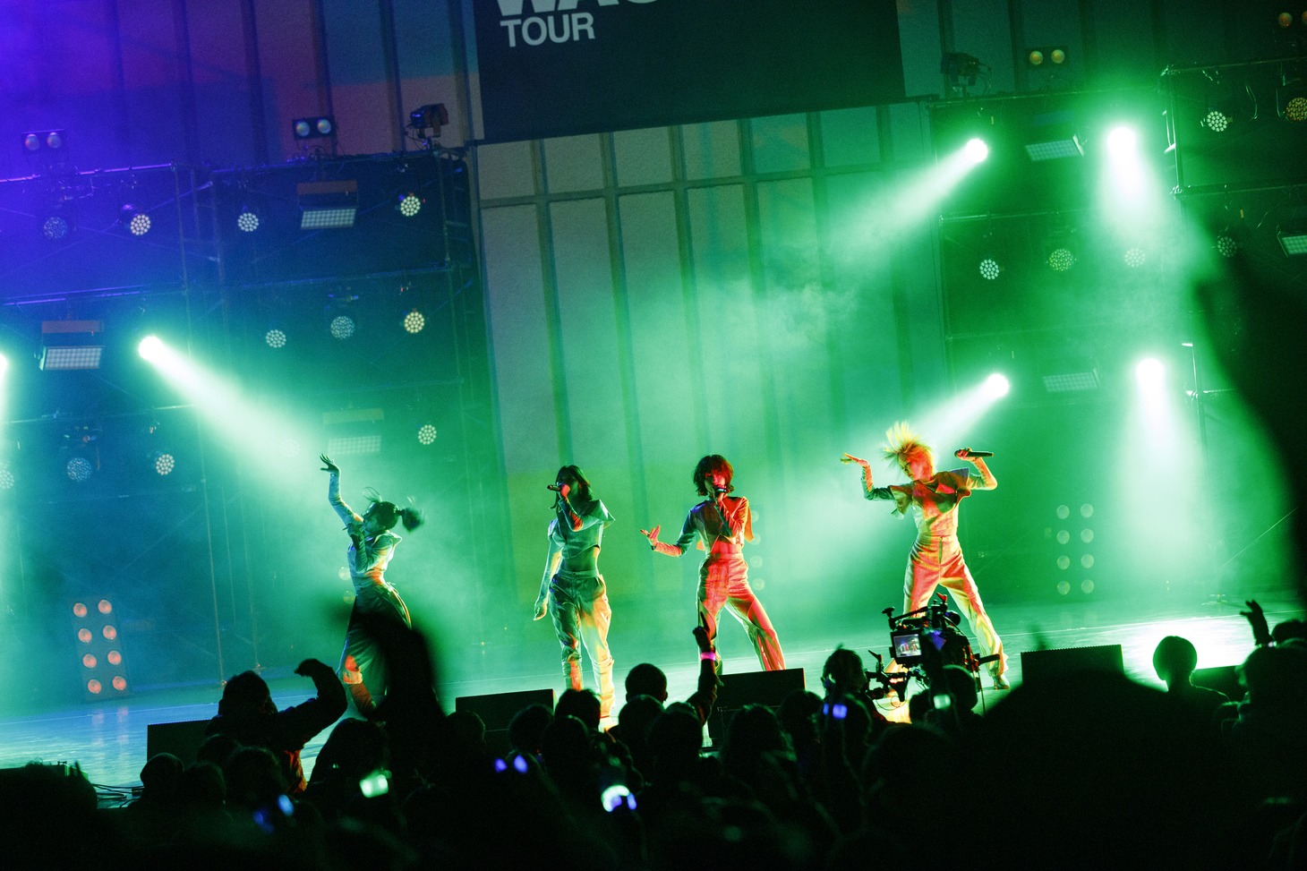 ExWHYZ（Photo by sotobayashi kenta）