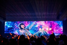 オープニングムービーの高咲陽菜。