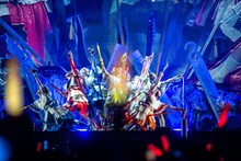 最後の「でんでんぱっしょん」を披露するでんぱ組.inc。