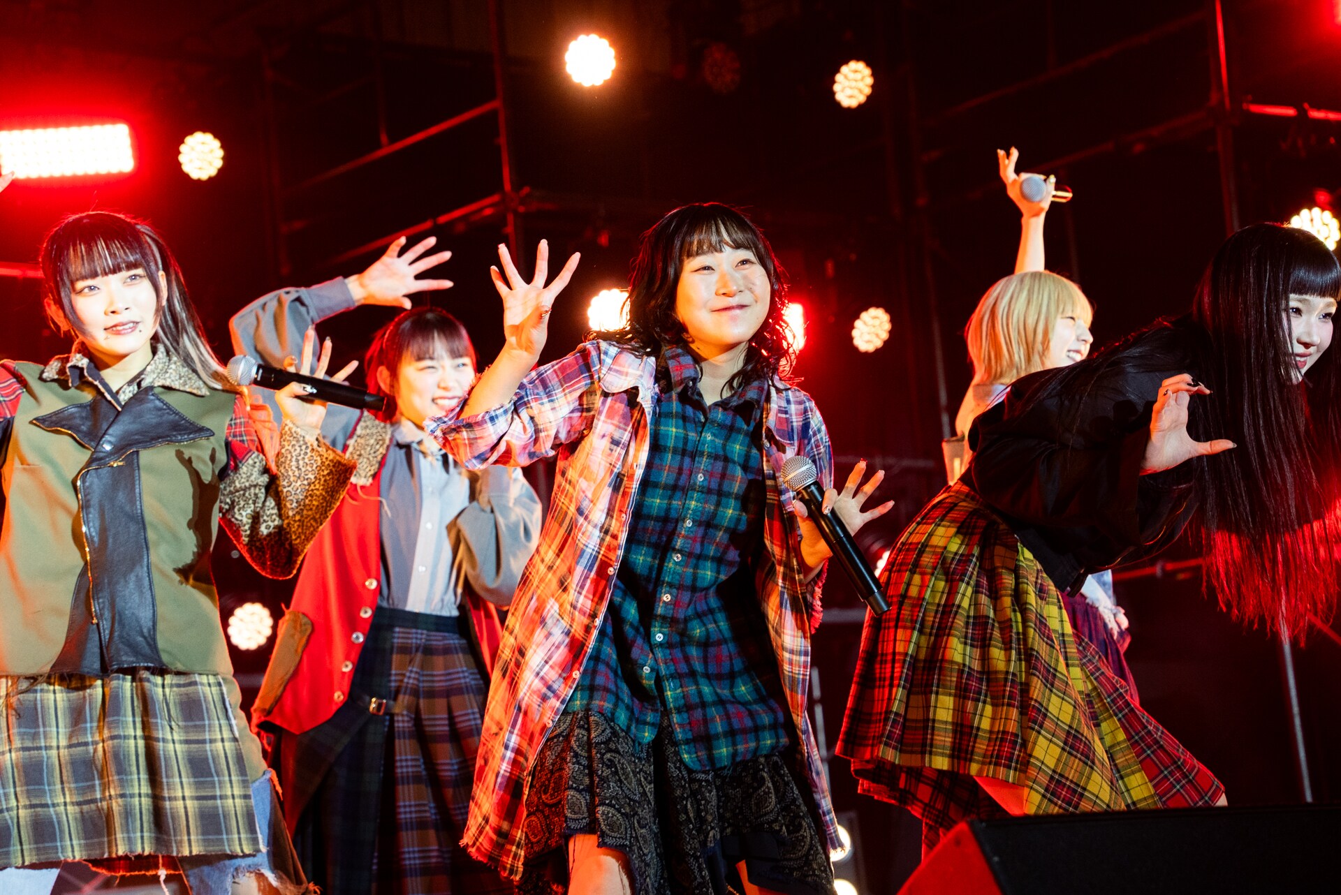 第3期BiSが日比谷野音でラストライブ終え解散、5人はそれぞれの未来へ