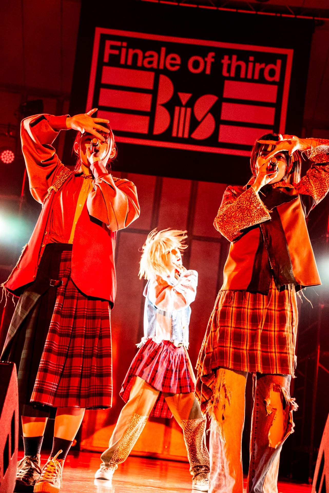 左からクレナイ・ワールズエンド、ナノ3、ヒューガー。