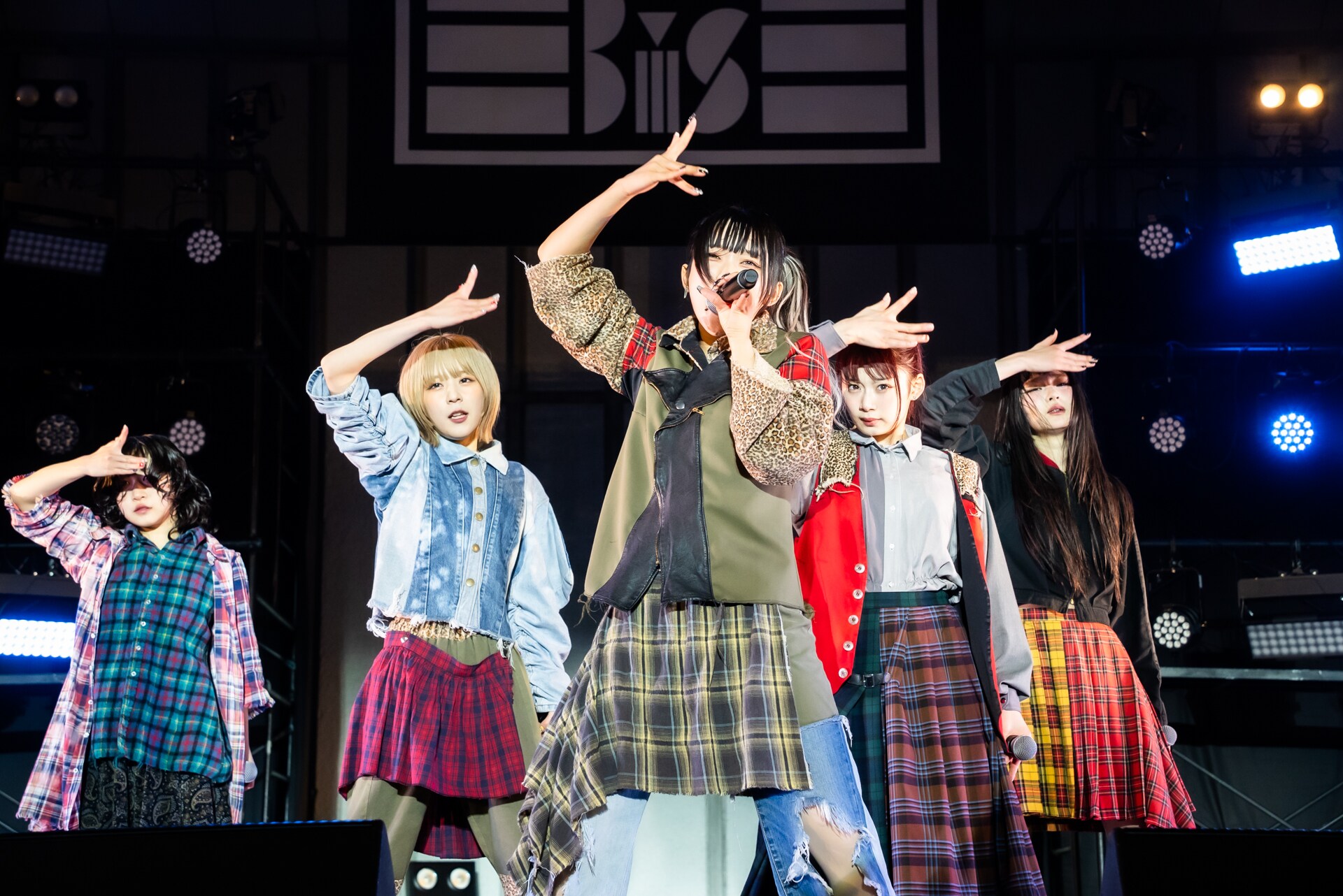 第3期BiSが日比谷野音でラストライブ終え解散、5人はそれぞれの未来へ