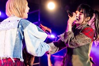 左からナノ3、ヒューガー。