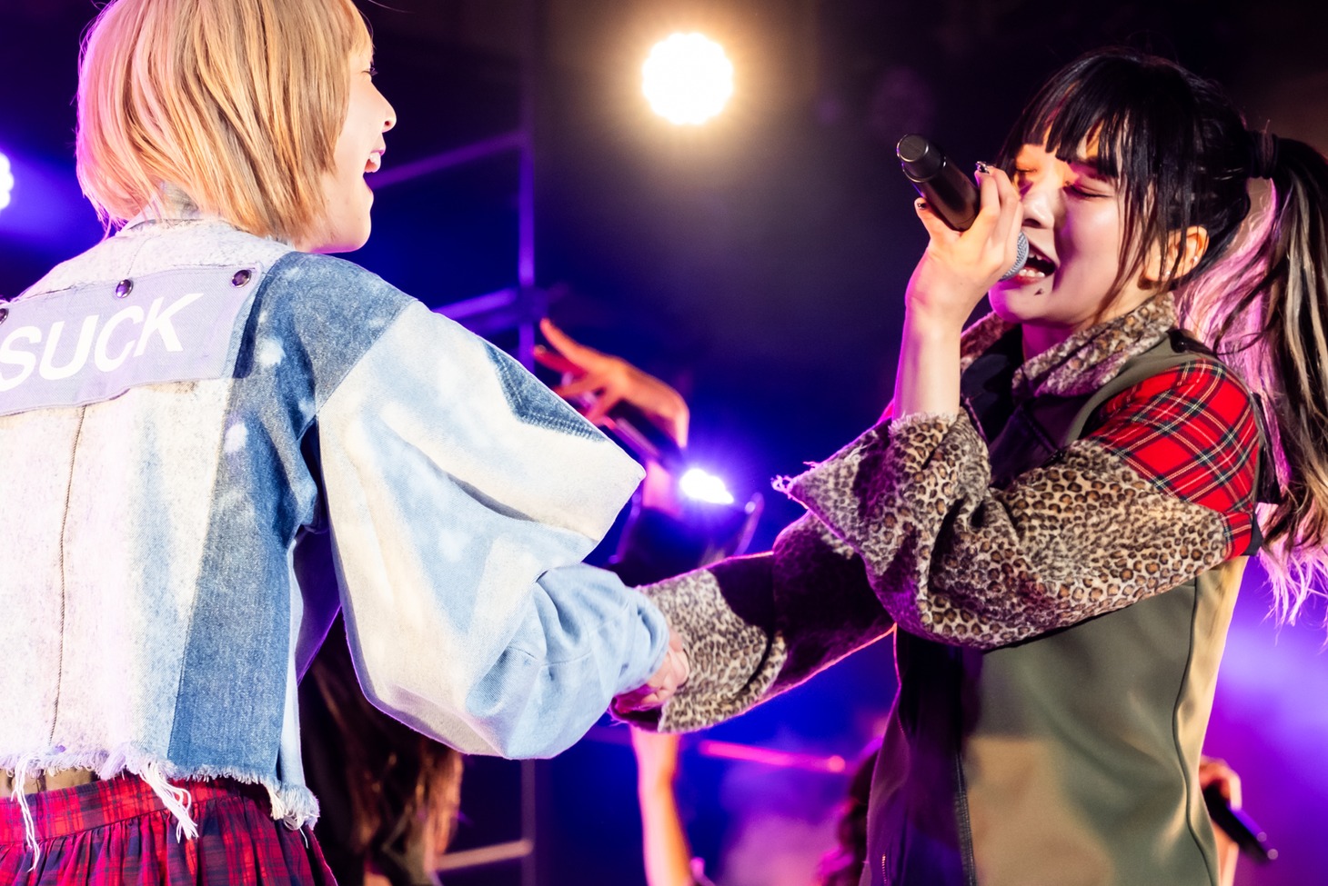 左からナノ3、ヒューガー。