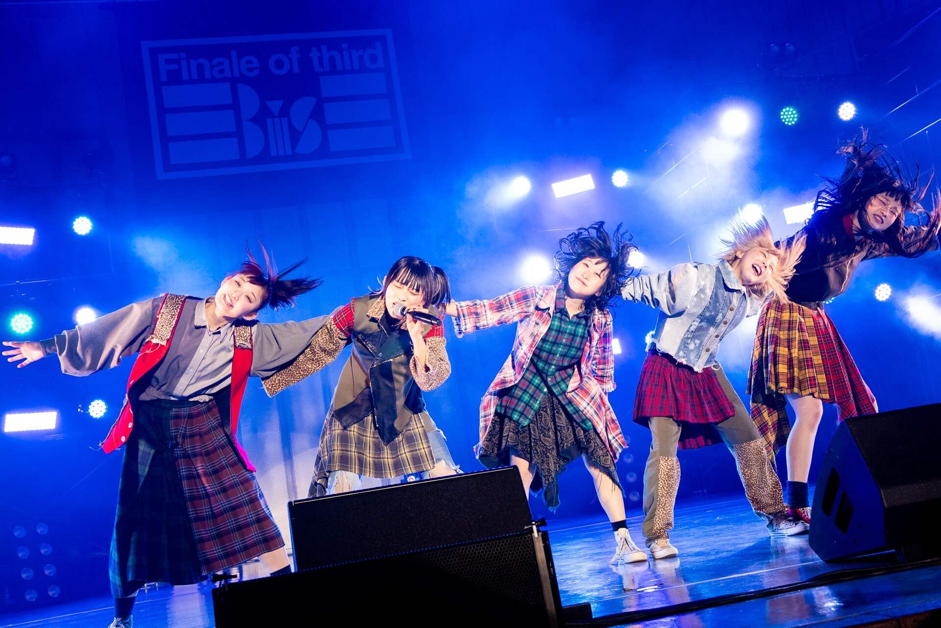 第3期BiSが日比谷野音でラストライブ終え解散、5人はそれぞれの未来へ