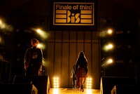 ステージを去るイコ・ムゲンノカナタ。