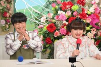 左からバカリズム、黒柳徹子。