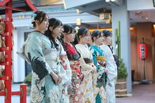 「2025年 AKB48 二十歳のつどい」の様子。 ©AKB48