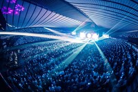 「NiziU Live with U 2024-2025 "AWAKE"」東京公演の様子。（撮影：田中聖太郎写真事務所）